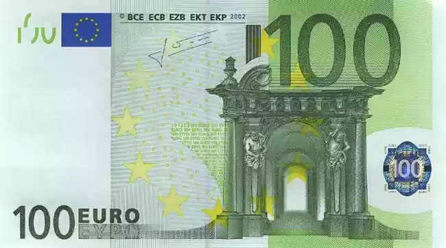 100 EUR